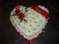 Karens Funeral Flowers 330601 Image 5