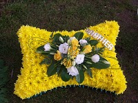Karens Funeral Flowers 330601 Image 7